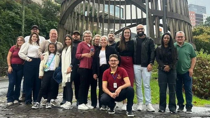 Viaje com quem entende de conforto e planejamento